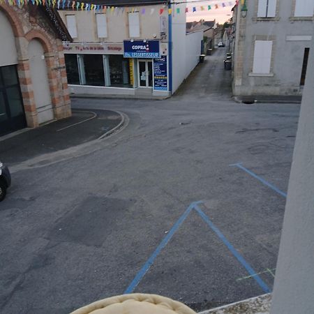 Chic Et Relax Hotel Montmarault Exterior photo